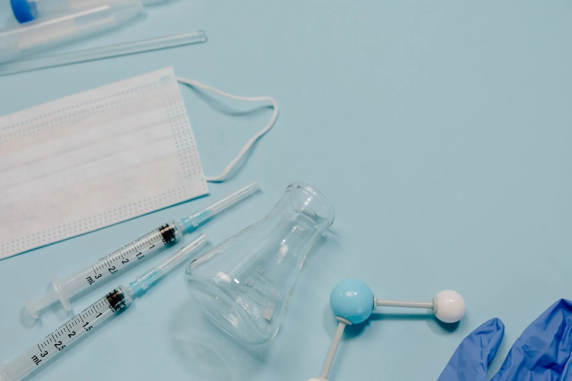 佛山家具产业带软体沙发与床垫生产工艺差异对比研究
